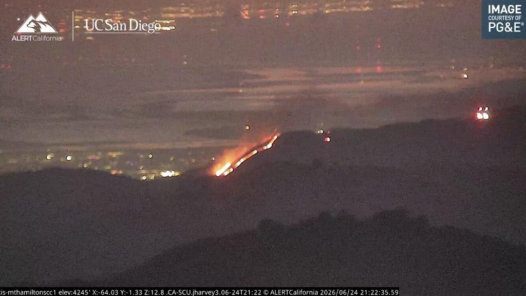 San Jose firefighters battle vegetation fire in east foothills