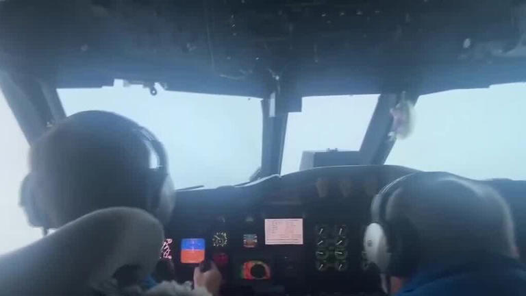 Inside the storm: Hurricane Hunters give behind-the-scenes look at ...