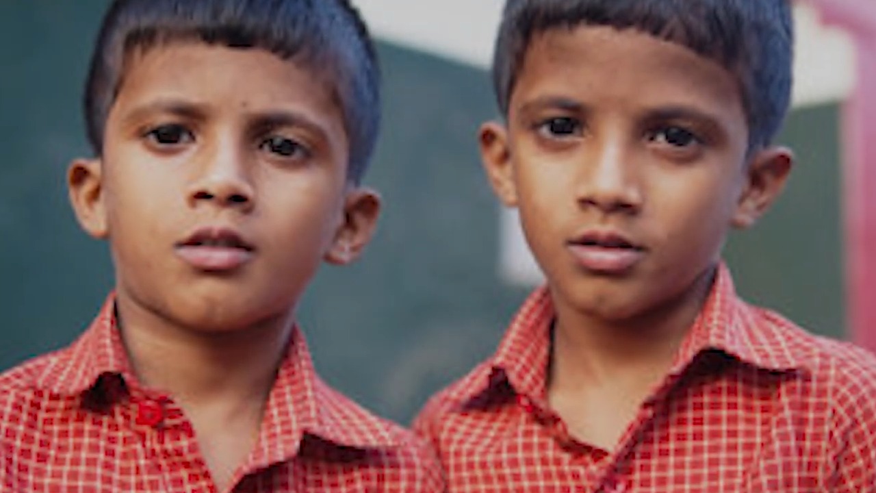 Three-year-old twins tried to go home - 