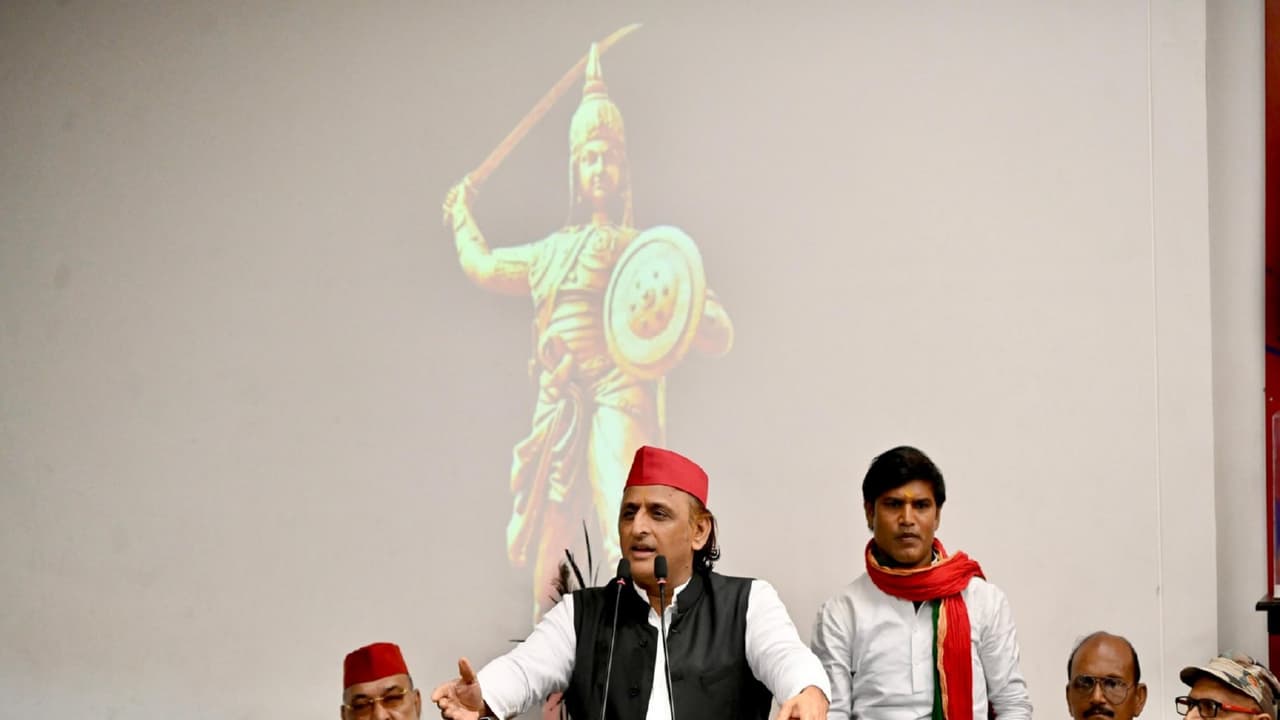 Akhilesh Yadav slams UP govt over Lucknow fire, questions LDA action