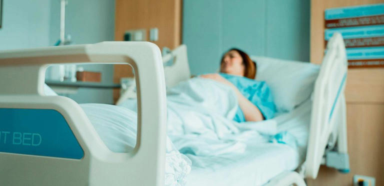 متى يتوقف دم النفاس وما العلامات التي تخبركِ أن جسمكِ عاد إلى طبيعته؟