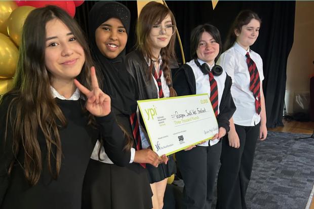 Govan High School pupils secure £3000 donation for Glasgow foodbank