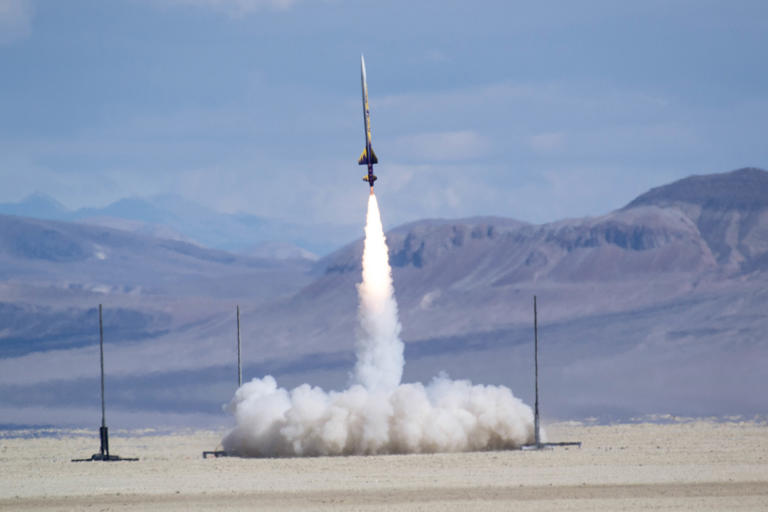 USC students set altitude and speed records in amateur rocketry