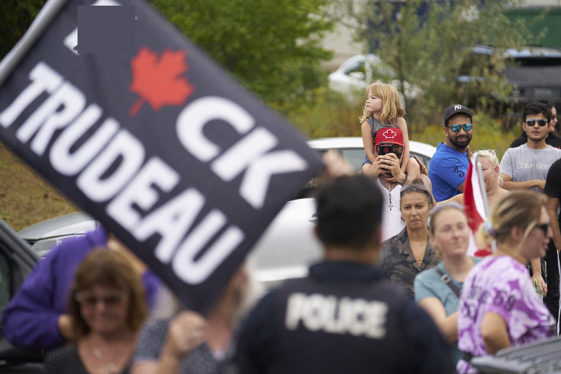 The man who threw rocks at Justin Trudeau is in trouble again