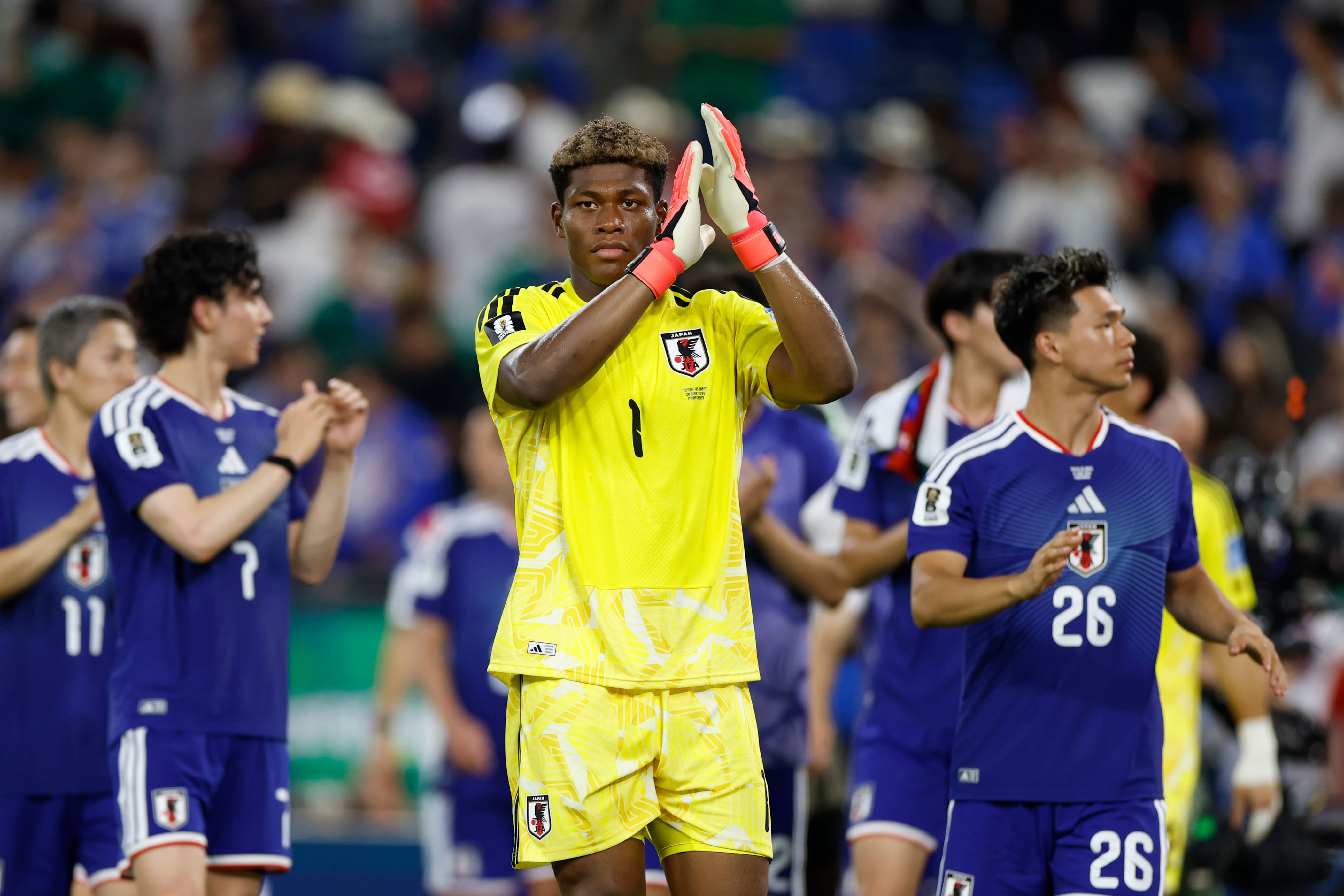 Zion Suzuki, portero de la selección japonesa, celebra el final de un partido del grupo F del Mundial de la FIFA 2026 entre Túnez y Japón en el estadio BBVA en Monterrey (México), el 21 de junio de 2026.