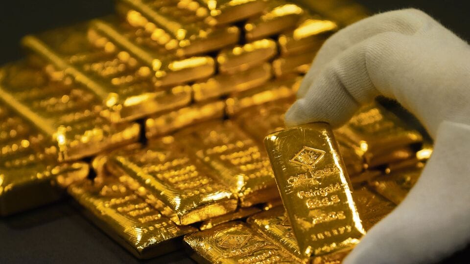 Muthoot and Manappuram Finance Shares Drop as Gold Prices Fall