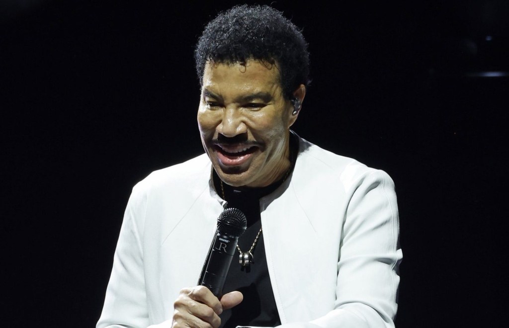 Lionel Richie, 77, cuts concert short after ‘swaying uncontrollably’ before falling ill