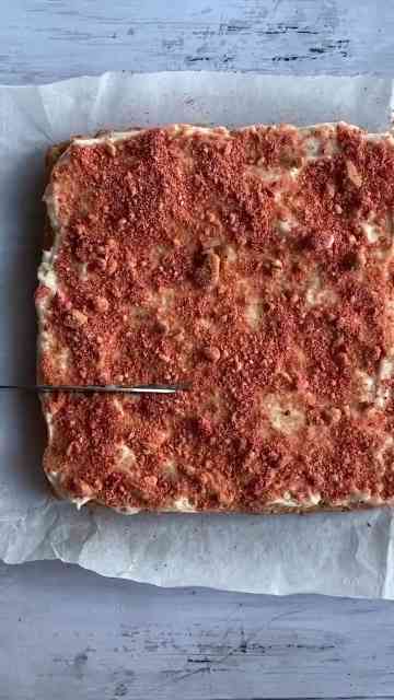 How to make soft and flavorful strawberry shortcake bars