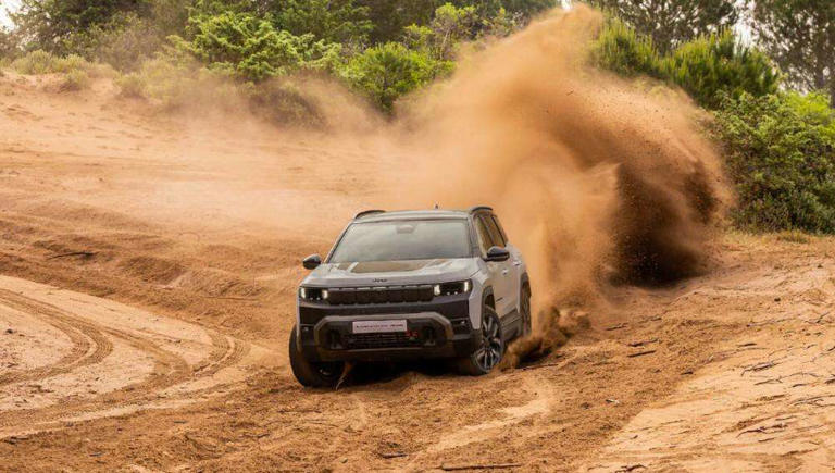 Nuova Jeep Compass 4xe: prova off-road, capacità 4x4 e tecnologia Selec ...