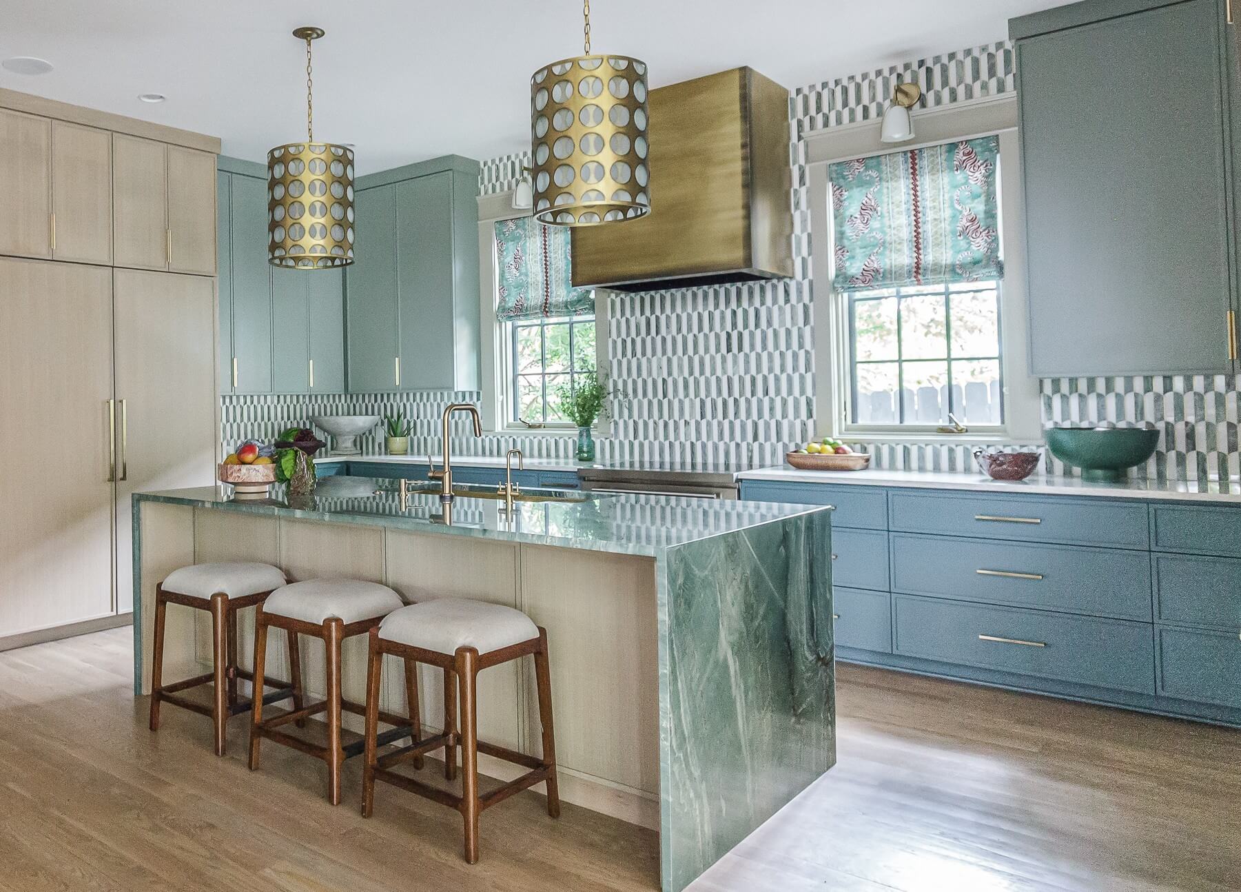 4 signs it’s time to hire an interior designer (and how the process works!)