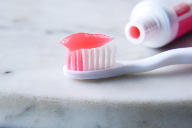 Charcoal, oil pulling, or purple toothpaste? Dentist reveals which ...