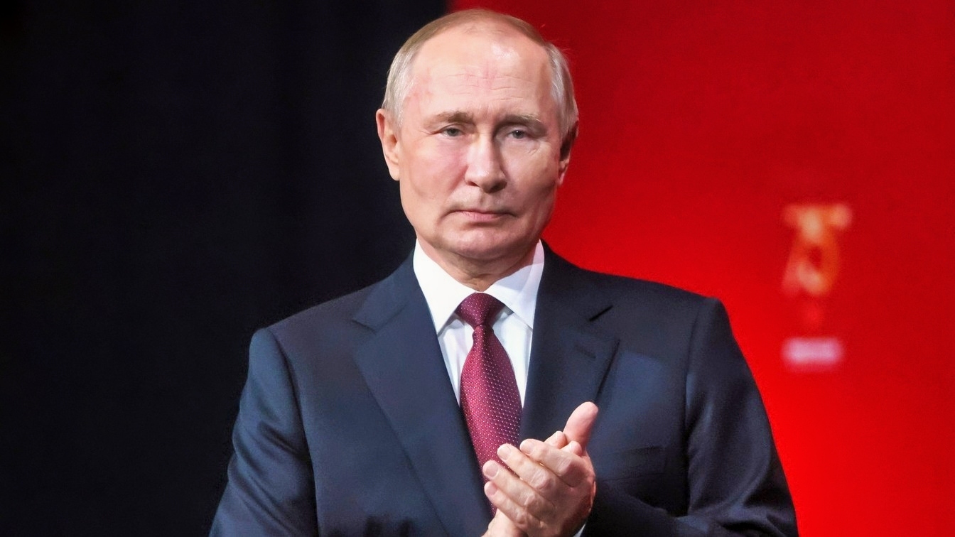 Putin just revealed Ukraine offered to stop burning Russia’s refineries ...