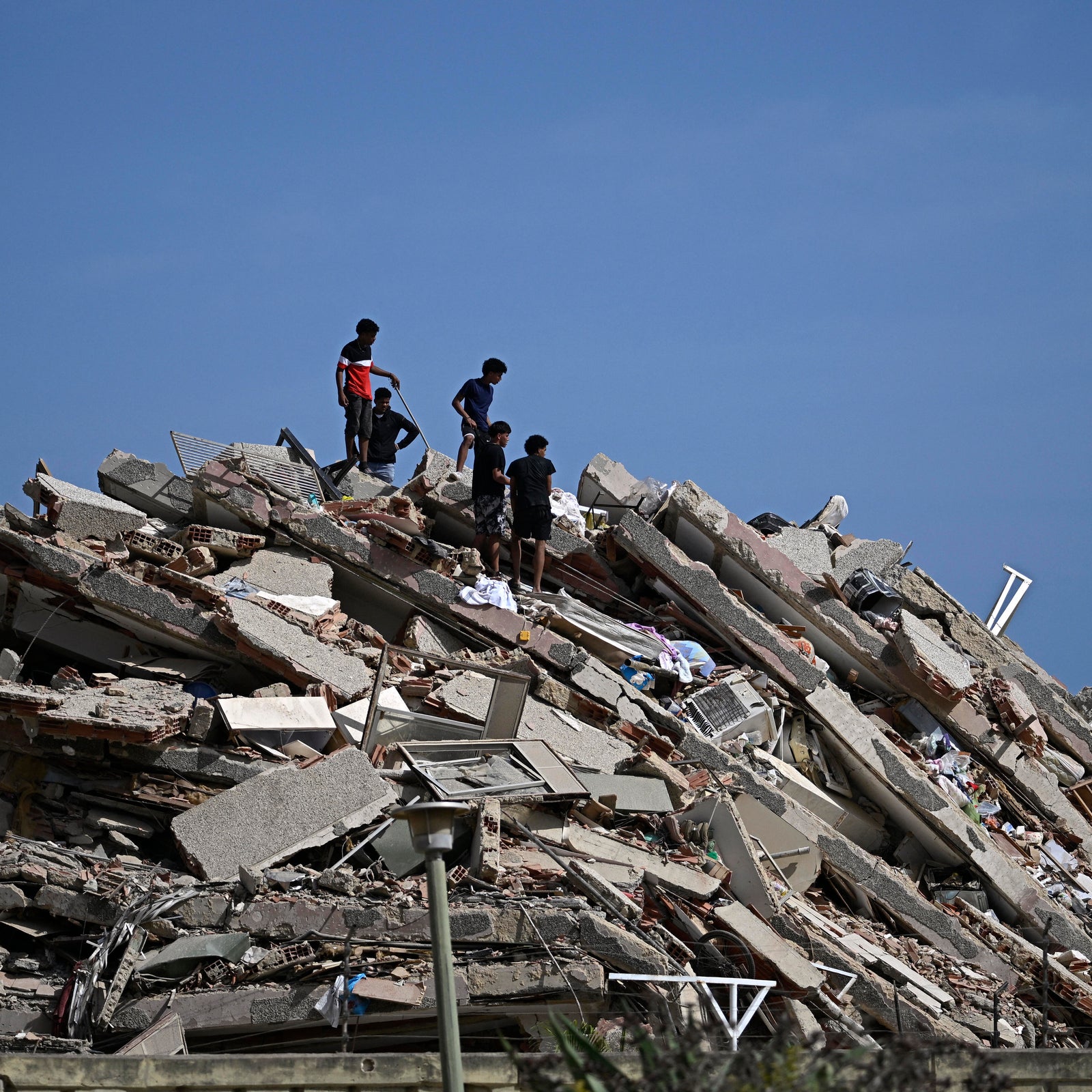 Venezuela quake survivors describe devastation: 