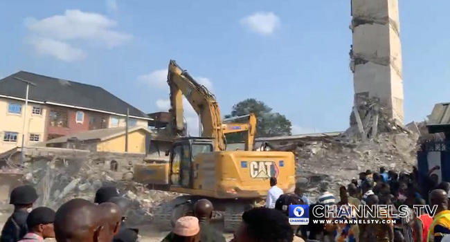 10 rescued as building collapses in Lagos