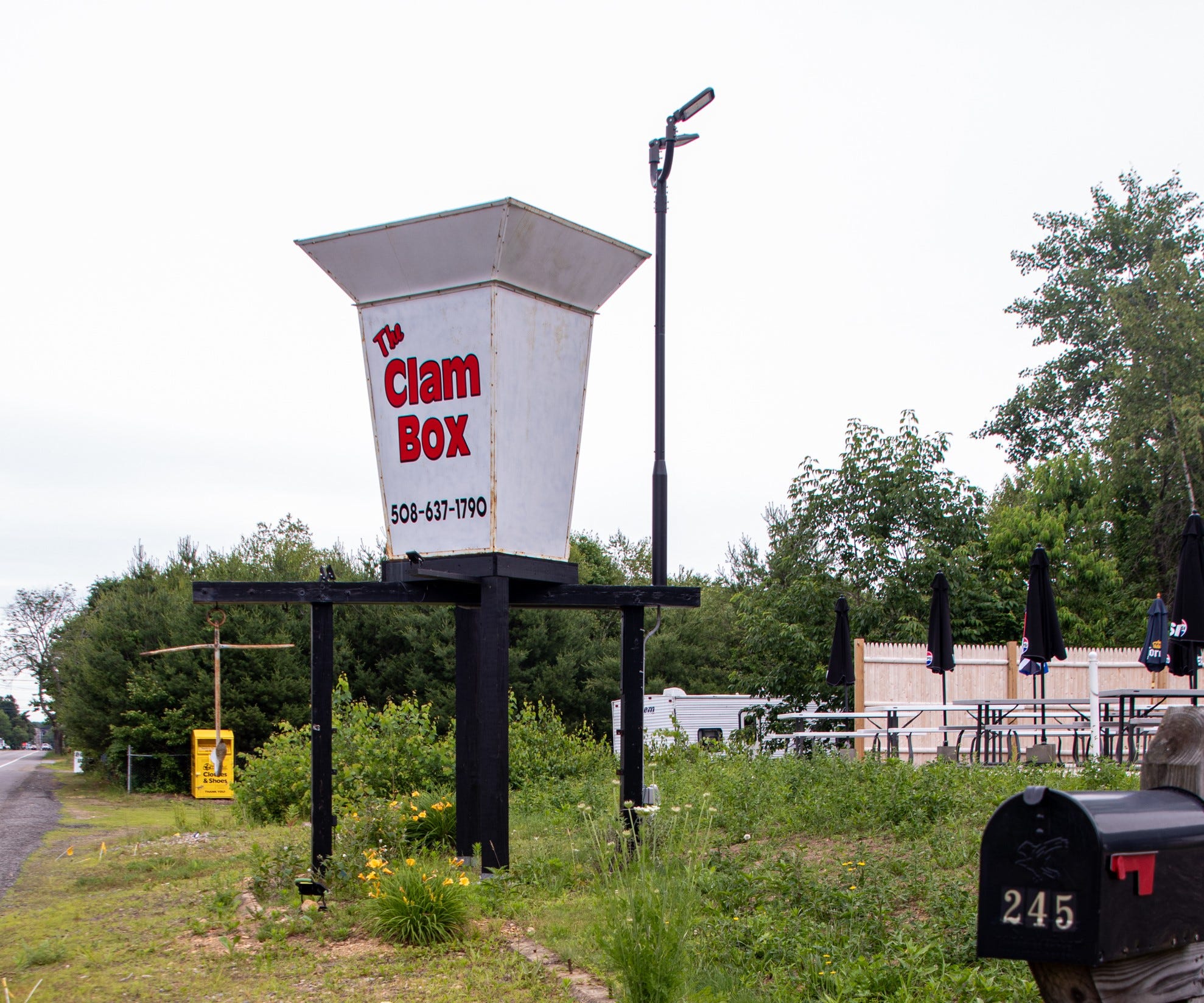 Mourning Michael Earl, the Clam Box 'family' to return to work