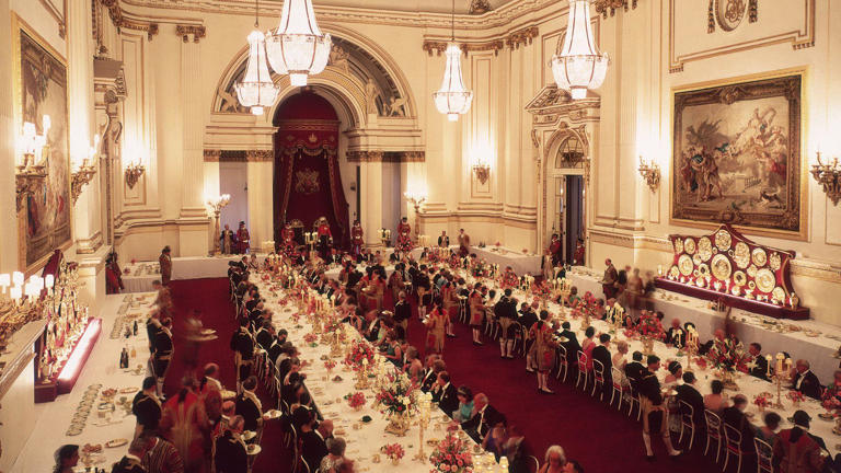 King and Queen will not live in Buckingham Palace after renovations