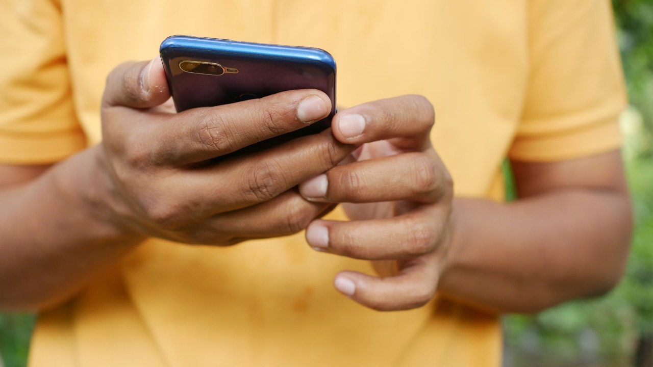 Forward a suspicious text to 7726 and it goes straight to your carrier ...