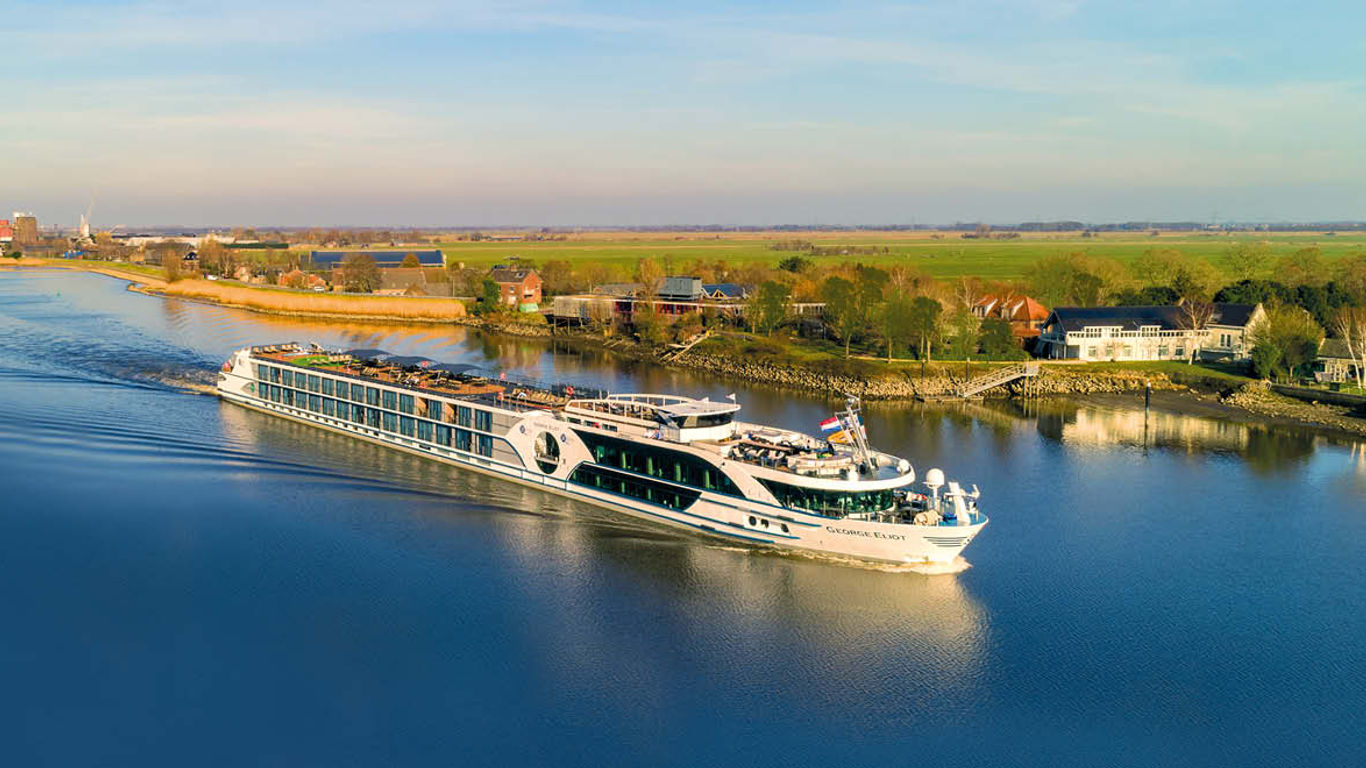 Riviera Travel announces partnership with Approach Guides