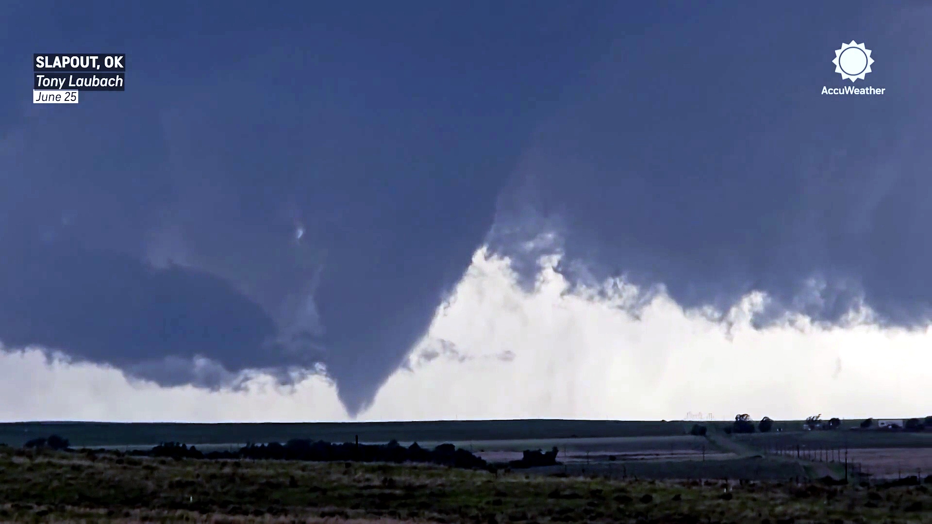 Tornado touches down in Oklahoma