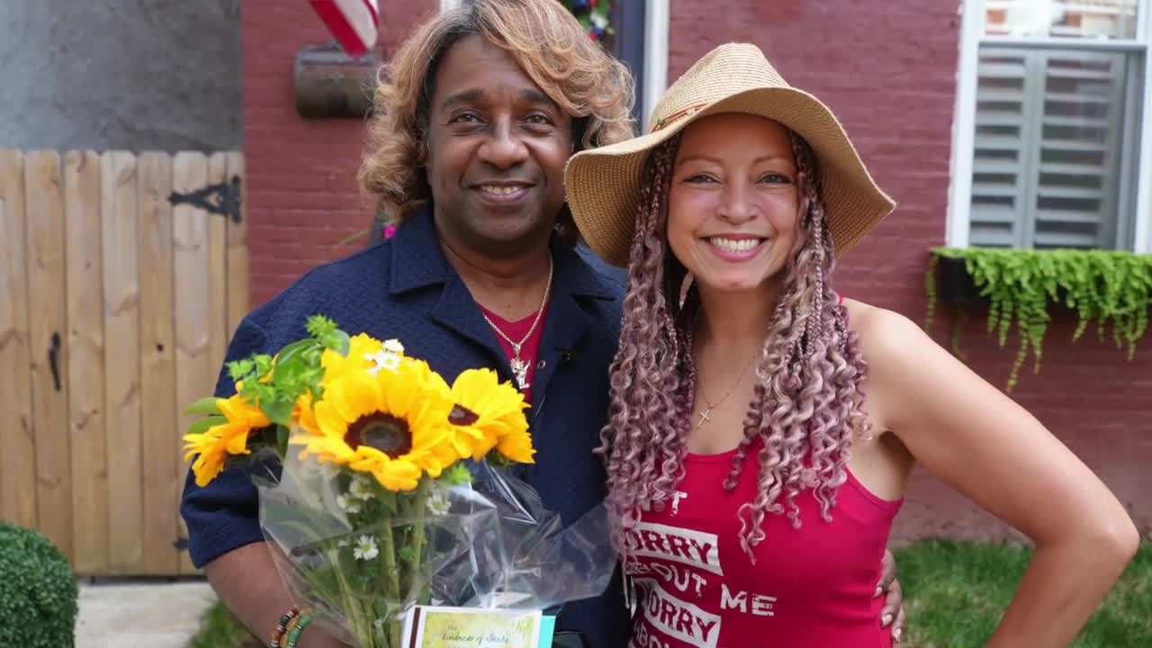 Woman finds good Samaritan who chased off thieves and saved her stolen ...