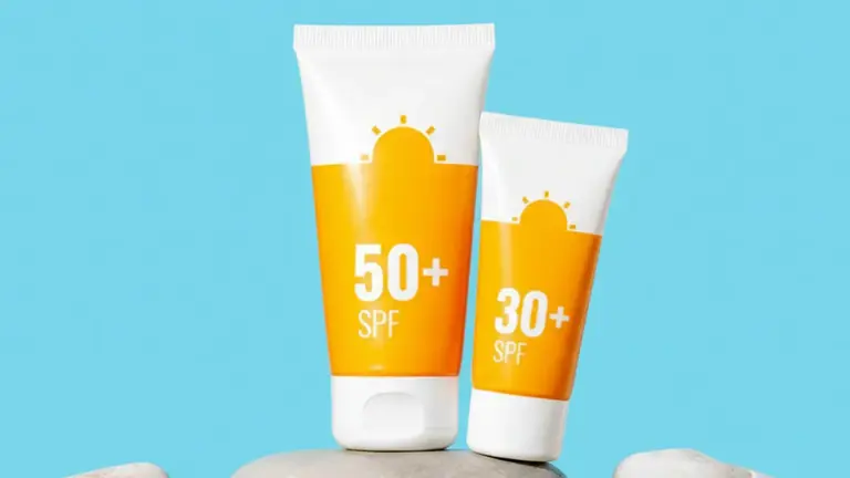 Can you apply sunscreen to acne-prone skin? A dermatologist explains ...