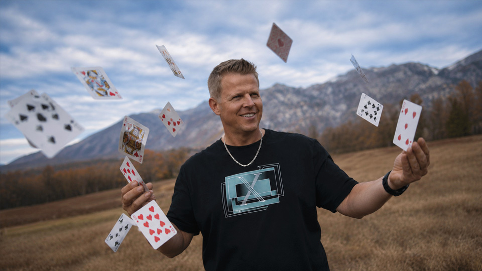Card throwing challenge recreates Gambit action