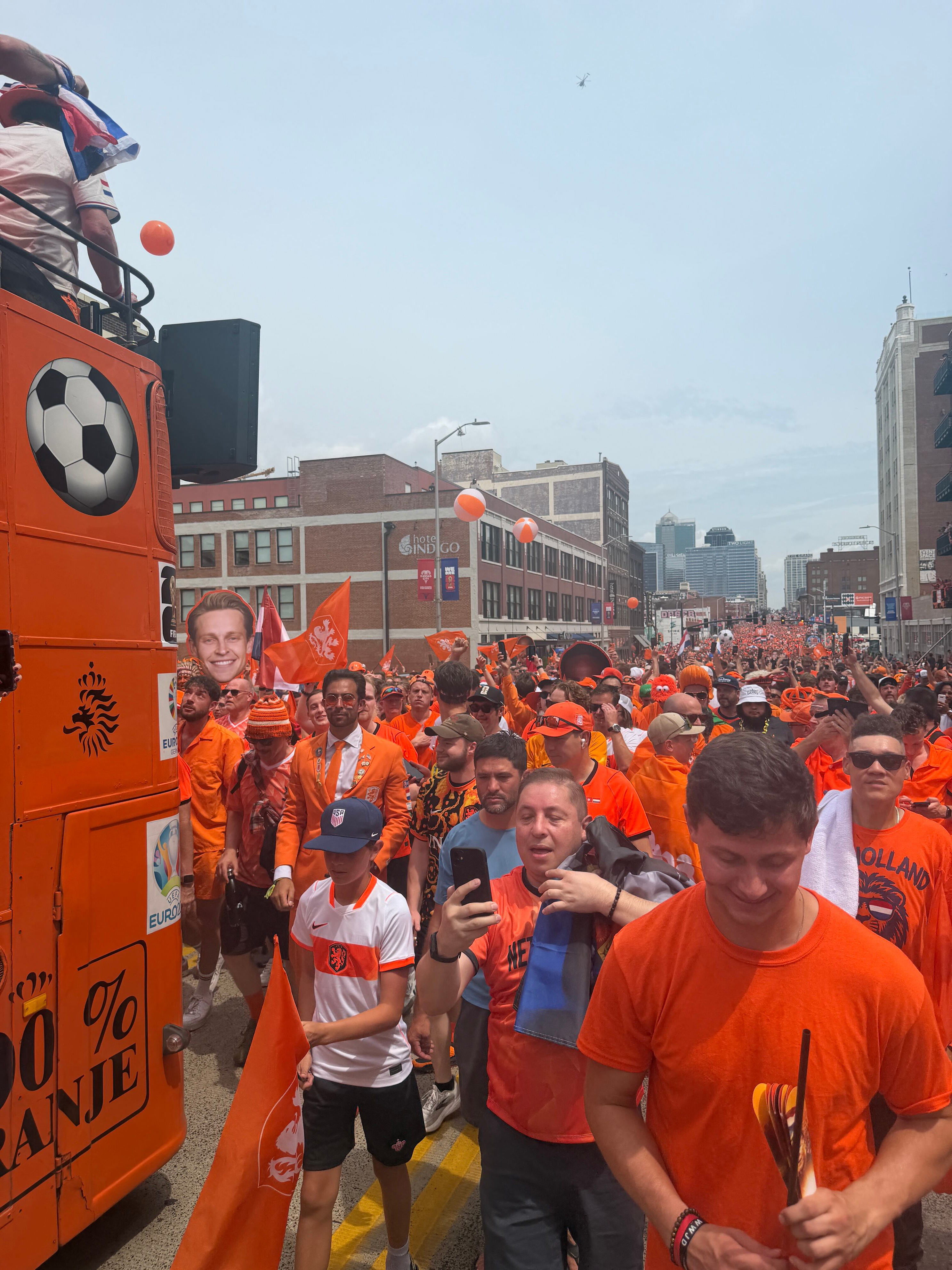 The best in the US: Dutch fans call Kansas City fanwalk unmatched
