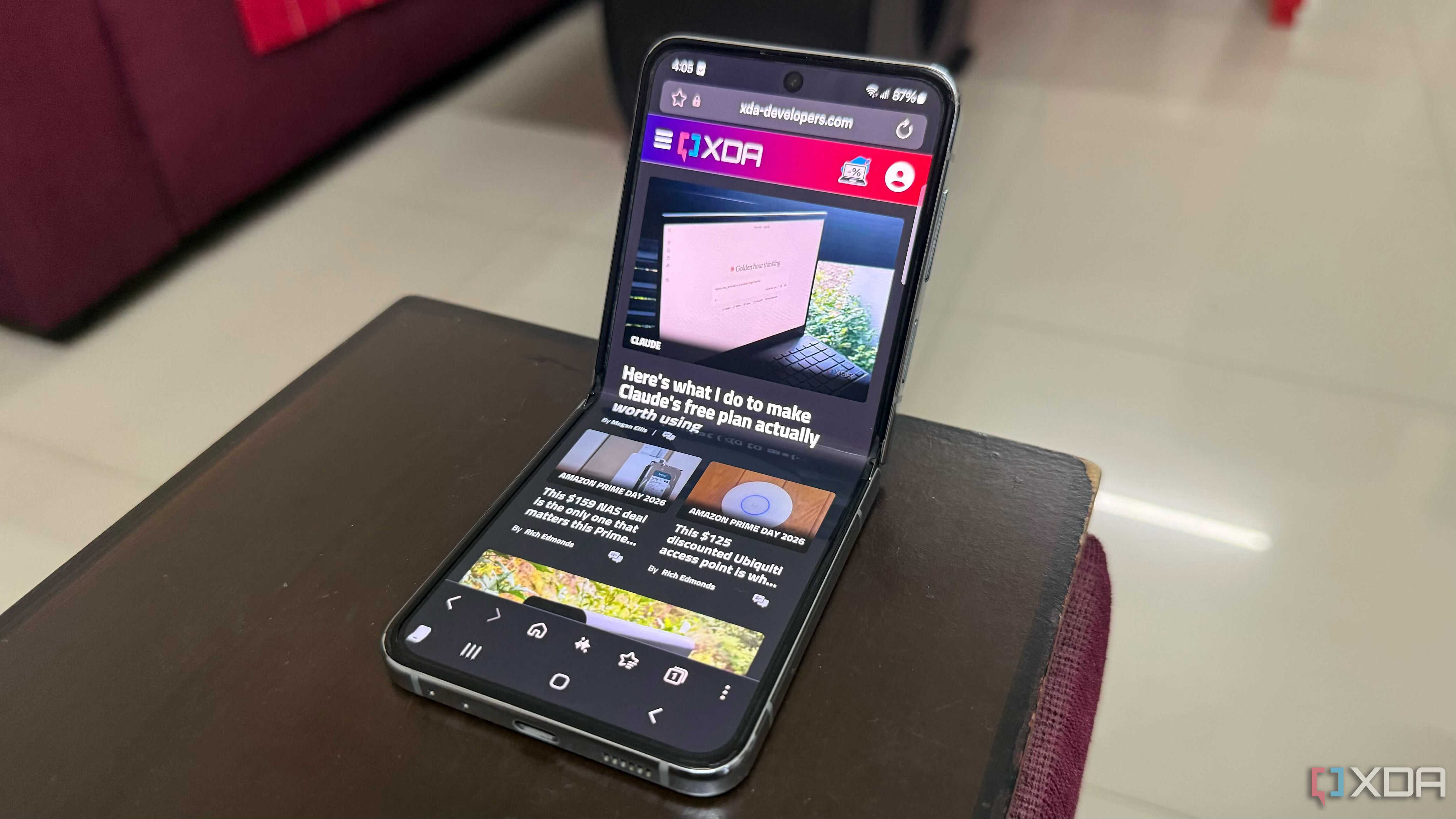 Samsung Browser showing XDA main page