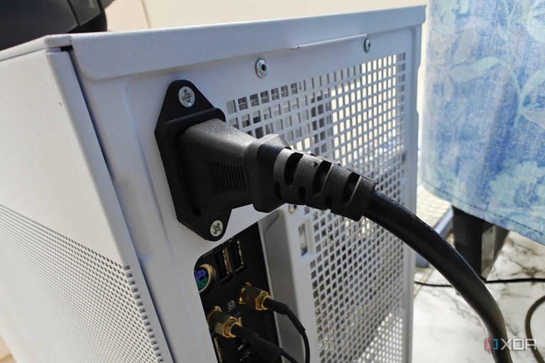 Your home lab’s PSU is a ticking time bomb, and it should be the first ...