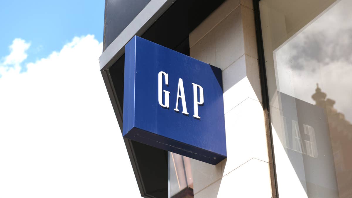 Gap's ‘buttery soft' $20 fleece joggers are ‘perfect for fall' and come in 6 colors
