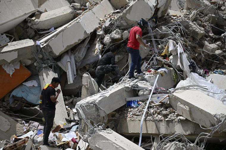 ‘I want to know where my child is’: 235 dead in Venezuelan earthquakes