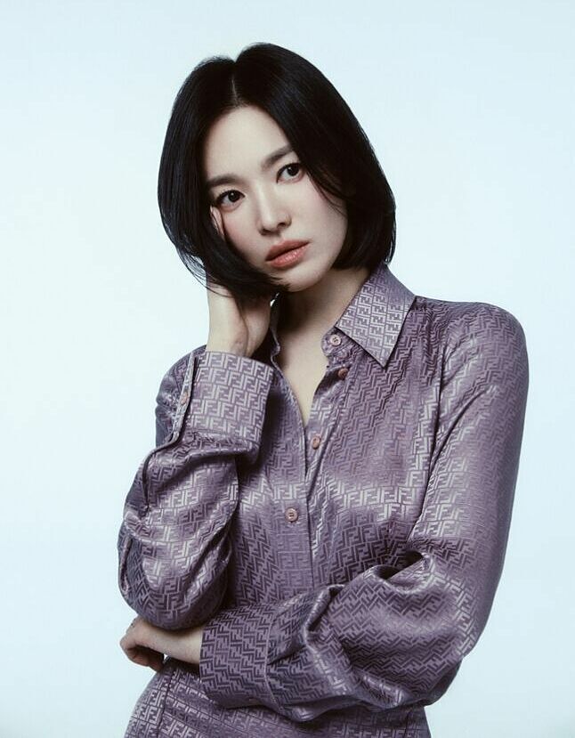 Song Hye Kyo chia tay mái nhà 14 năm gắn bó
