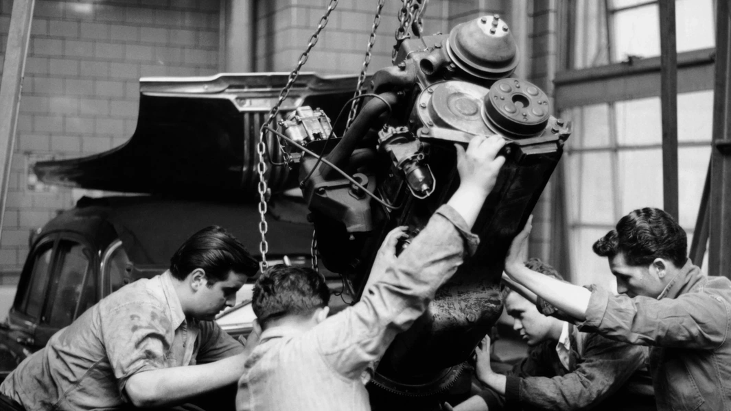 9 historic snapshots of mechanics at work