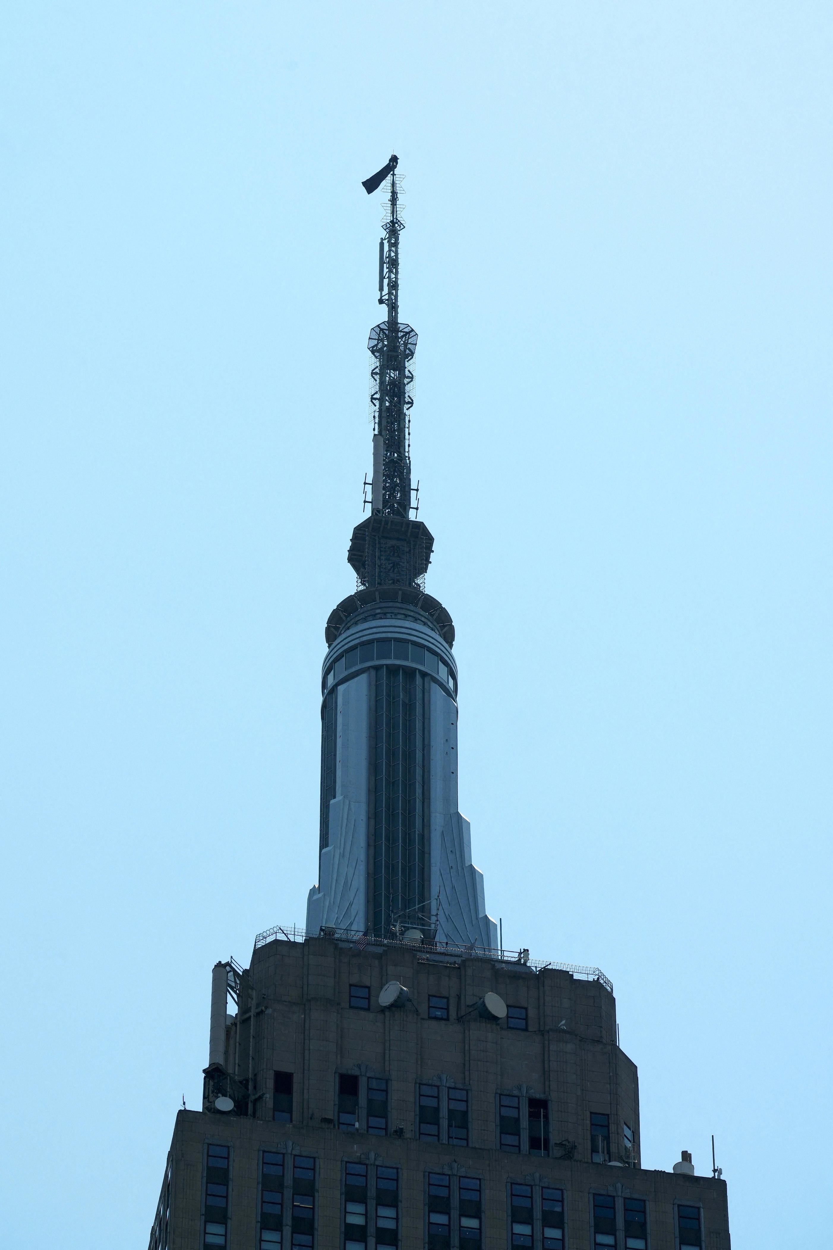 Who has climbed the Empire State Building? Masked couple and King Kong