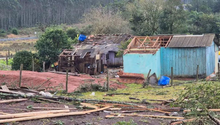 Temporais com granizo e deslizamentos causam estragos em cidades do Sul ...