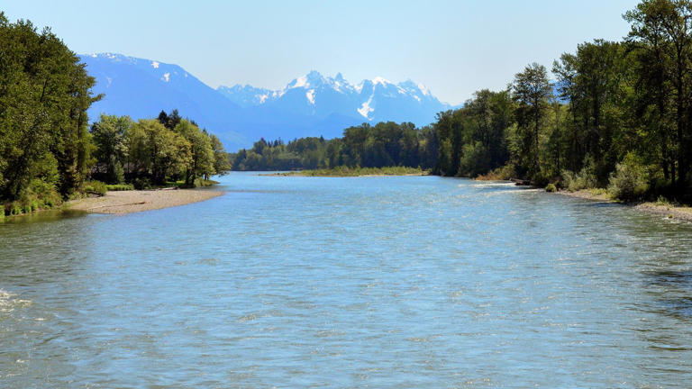 Where to go river tubing in Washington this summer (7 scenic spots)
