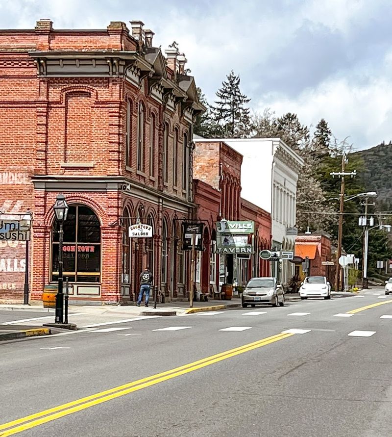 This small Oregon gold rush town could be the state’s most charming escape