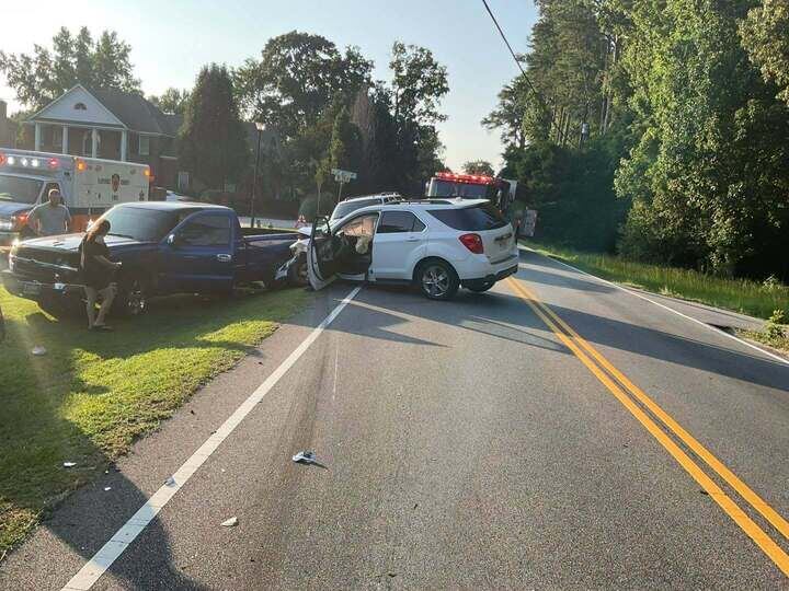 6 injured after 4-vehicle crash in Florence County