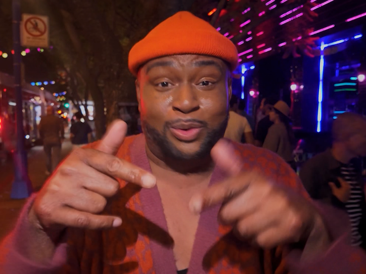'Love & Hip Hop' star Ray Cunningham hosts TMZ After Dark tour during ...