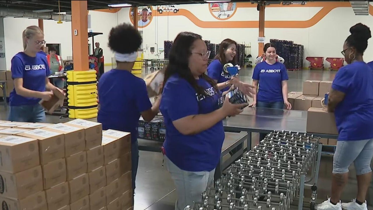 Volunteers at the North Texas Food Bank put together 1,000 disaster ...
