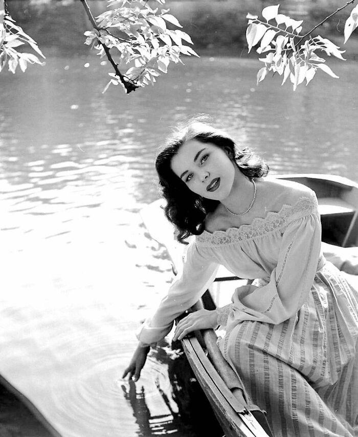 48 Rarely Seen Archive Photos Of Classic Hollywood Icons