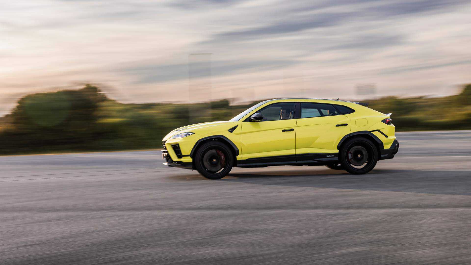 Lamborghini Urus SE Performante (37)