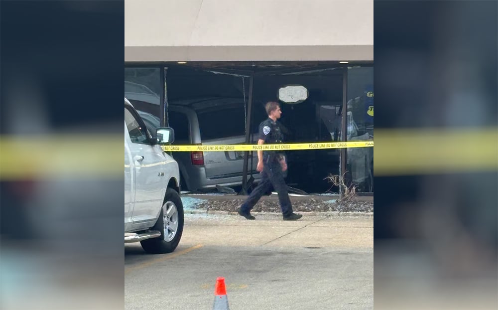 Teen from Parrish dies after van crashes into Wisconsin tire store