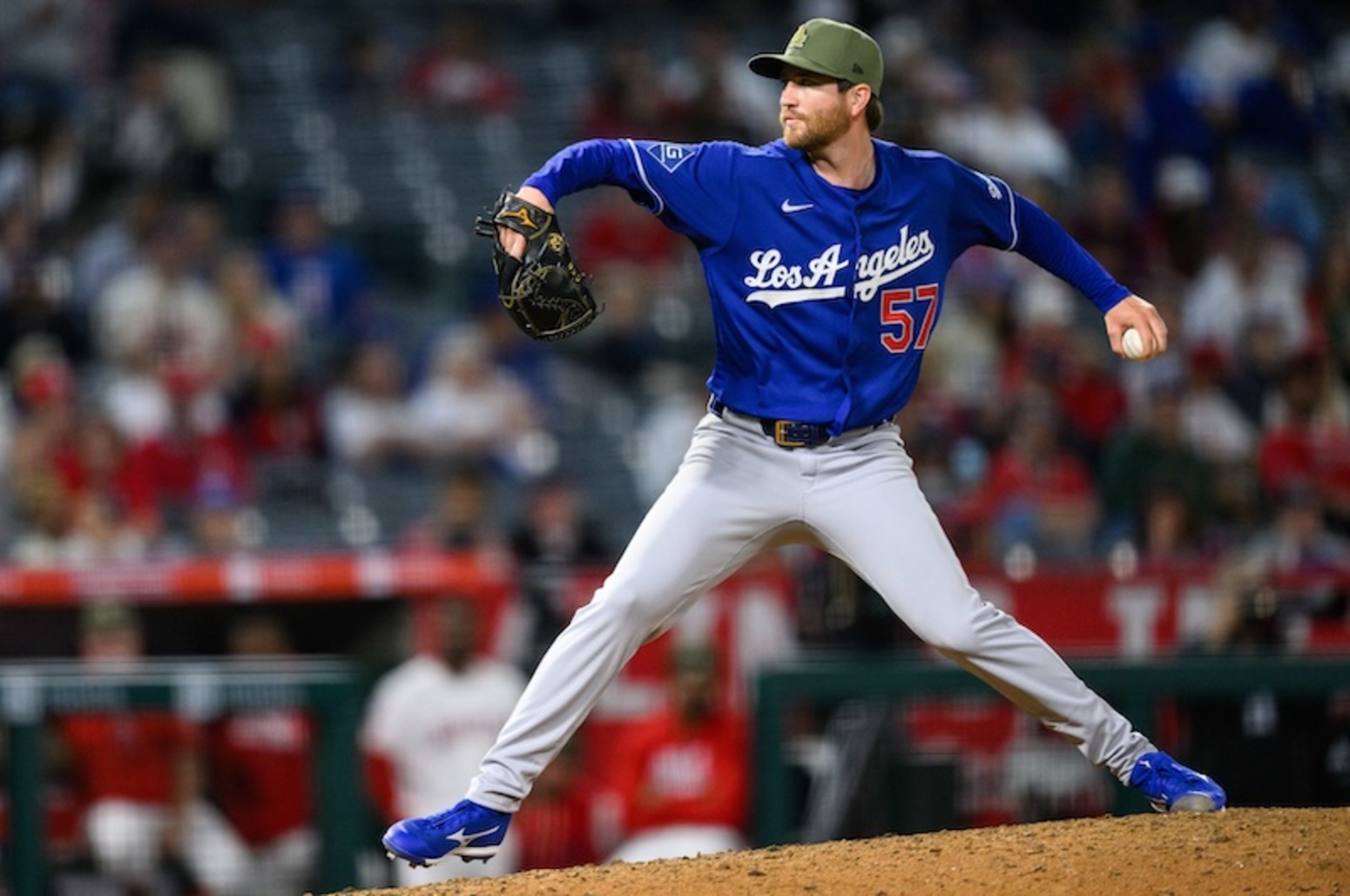 Dodgers call up Charlie Barnes, option Landon Knack & transfer Will Smith to 60-day injured list