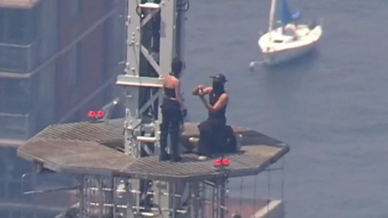 Empire State Building climbers engaged and under arrest