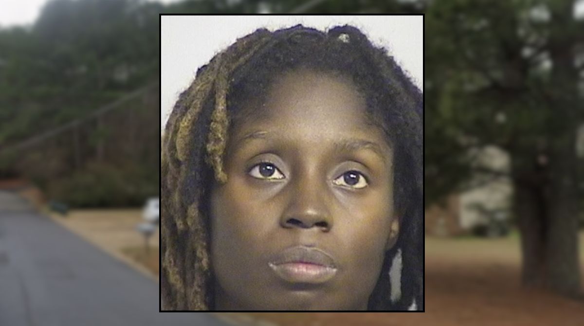 Mom leaves 9-month-old baby home alone while she goes to work, comes ...