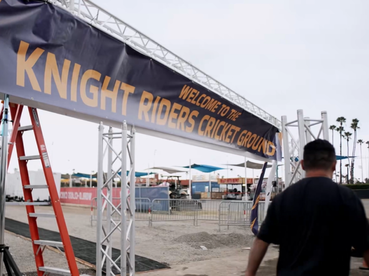 Shah Rukh Khan's dream comes true as Knight Riders unveil stunning ...