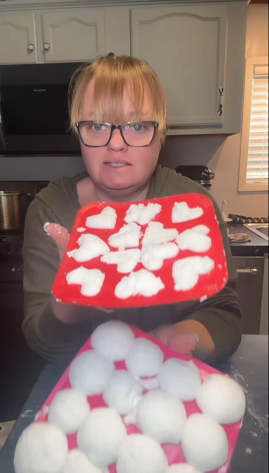 how-to-make-a-simple-homemade-cleaning-solution