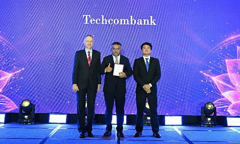 Techcombank, Techcom Life win 3 Asian awards