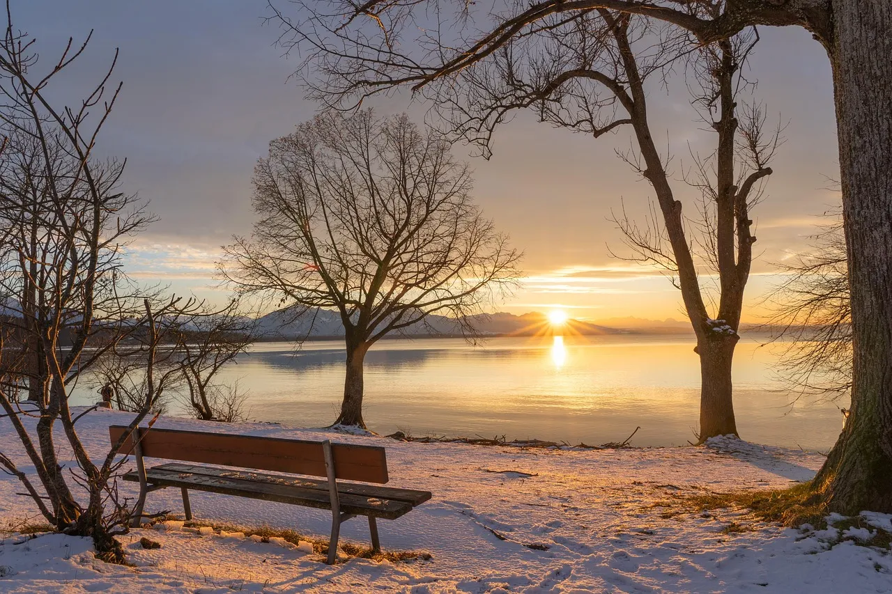 Recreational Life on Sebago Lake (Image Credits: Pixabay)